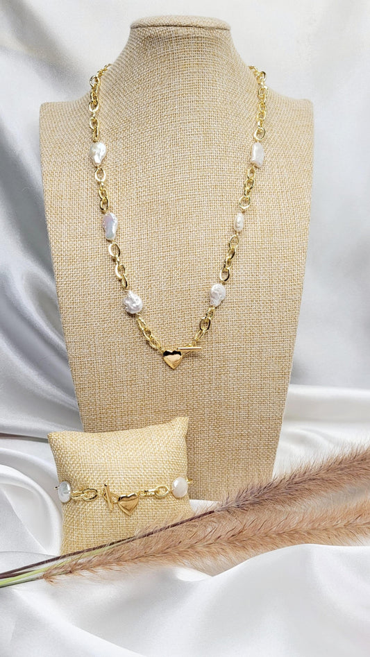 Mother of Pearl Necklace and Bracelet Set